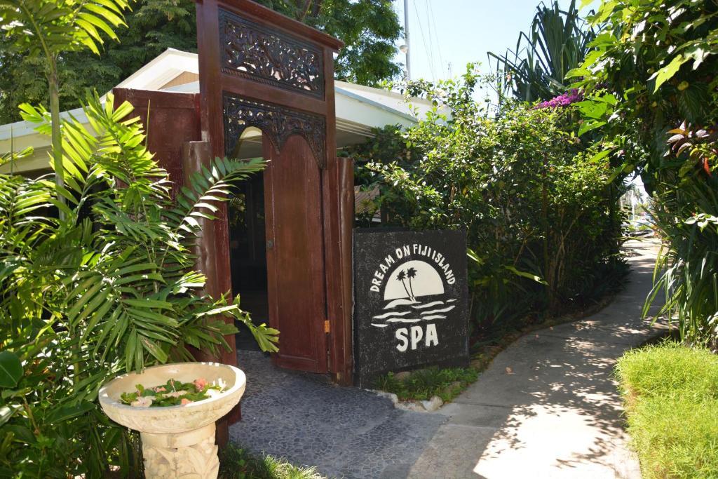 First Landing Beach Resort & Villas Lautoka Exteriér fotografie